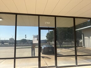 2703-2717 S I 35 Service Rd, Oklahoma City, OK for lease Building Photo- Image 1 of 5