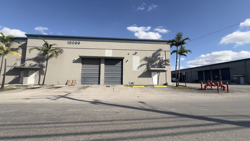 10099 NW 89th Ave, Medley, FL for lease - Building Photo - Image 1 of 3