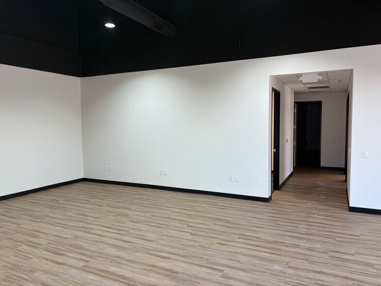 3325 E Wier Ave, Phoenix, AZ for sale - Building Photo - Image 2 of 7