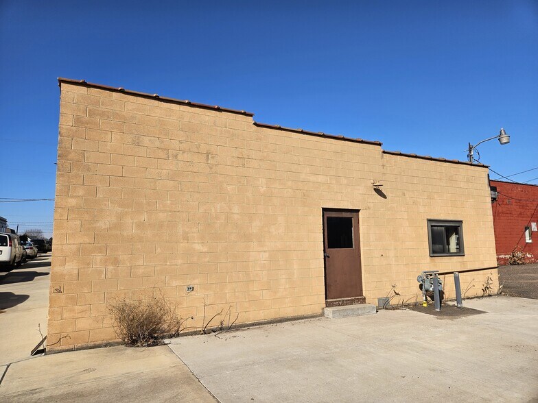15 E Eau Claire St, Rice Lake, WI à vendre - Photo du bâtiment - Image 3 de 8