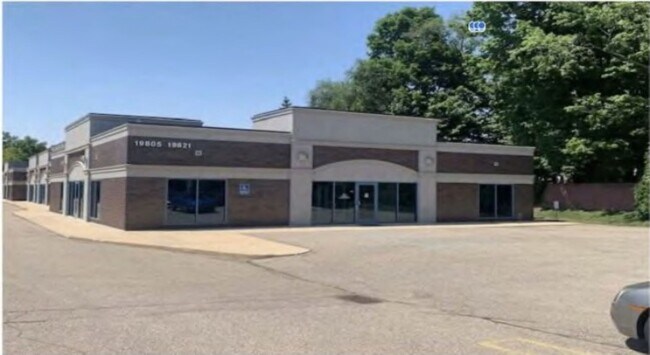 Plus de détails pour 19805-19821 Farmington Rd, Livonia, MI - Bureau/Médical à louer