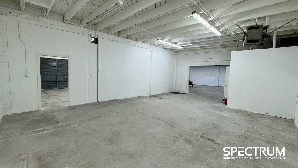 16021 Arminta St, Van Nuys, CA for sale - Building Photo - Image 3 of 17