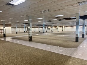730 S Green River Rd, Evansville, IN for lease Interior Photo- Image 2 of 4