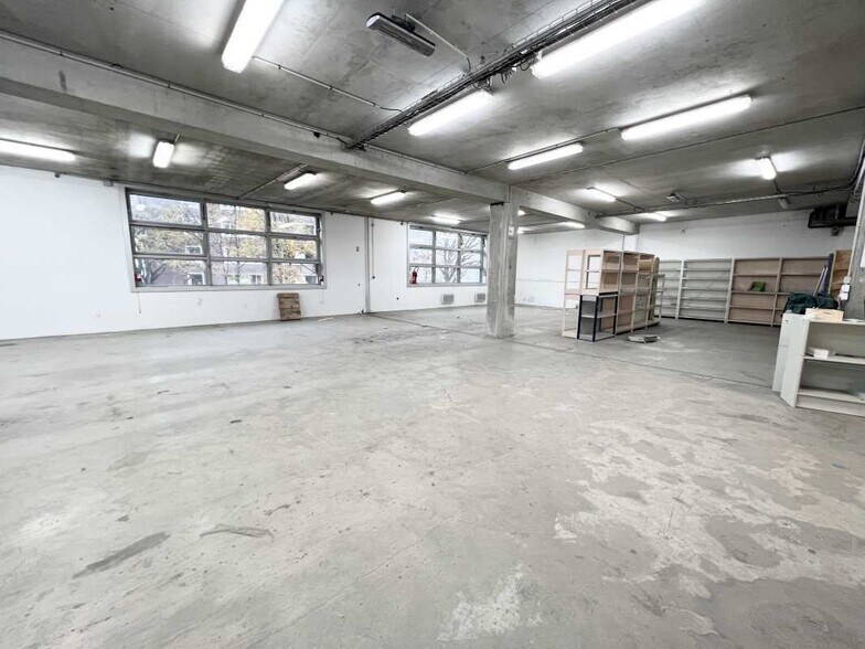Rue Georges Auric, Paris for lease - Interior Photo - Image 3 of 5