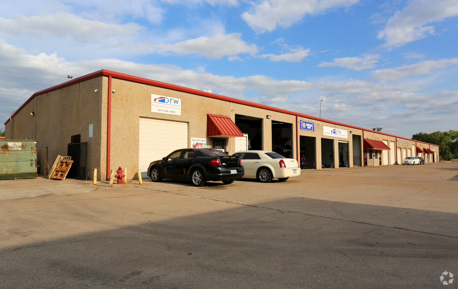 5213 Davis Blvd, North Richland Hills, TX for lease - Primary Photo - Image 1 of 4