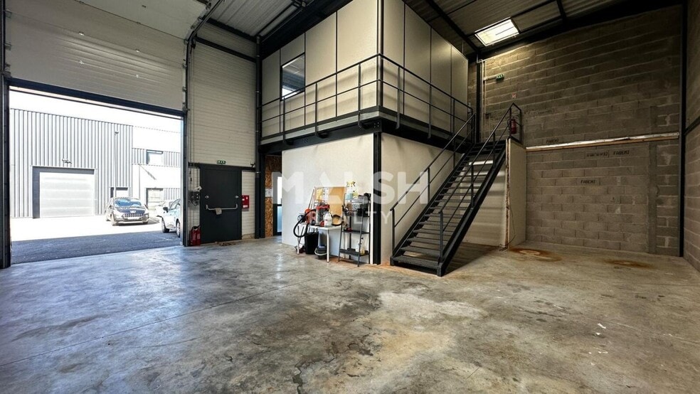 Flex in Genay for lease - Building Photo - Image 2 of 12