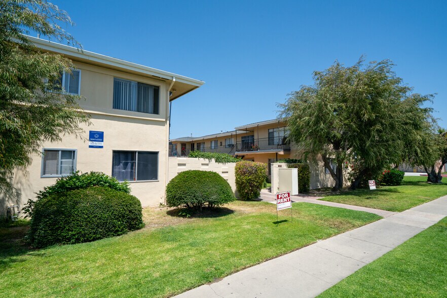 9551-9561 Maureen Dr, Garden Grove, CA à vendre - Photo du bâtiment - Image 2 de 19