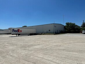 201 Farley Ln, Del Rio, TX for lease Building Photo- Image 2 of 18