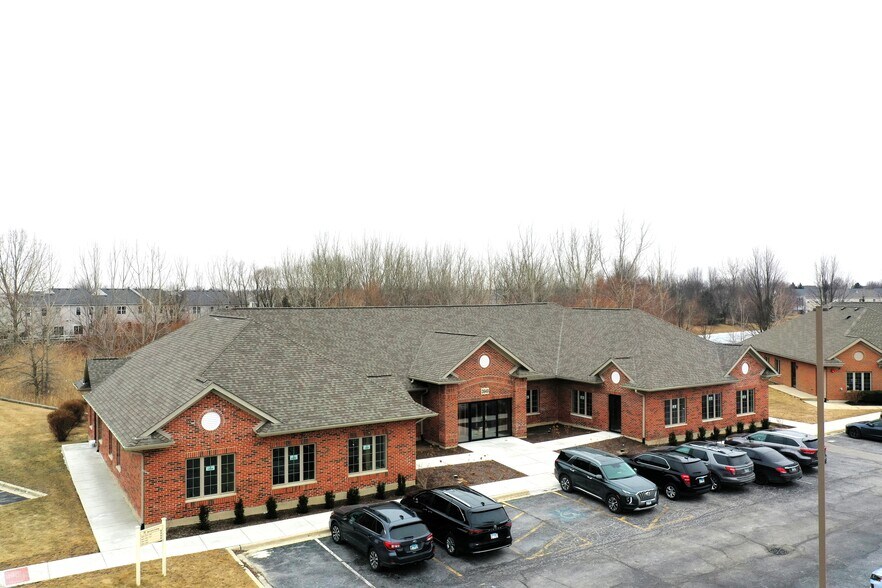 3949 75th St, Aurora, IL à vendre - Photo du bâtiment - Image 3 de 8