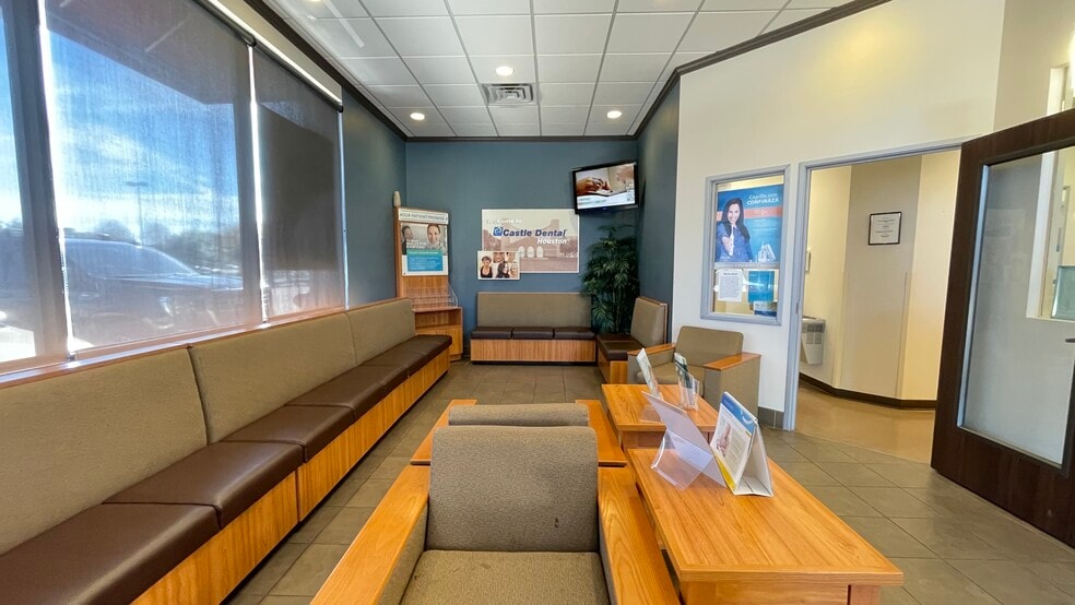 Westheimer, Houston, TX for lease - Lobby - Image 2 of 6