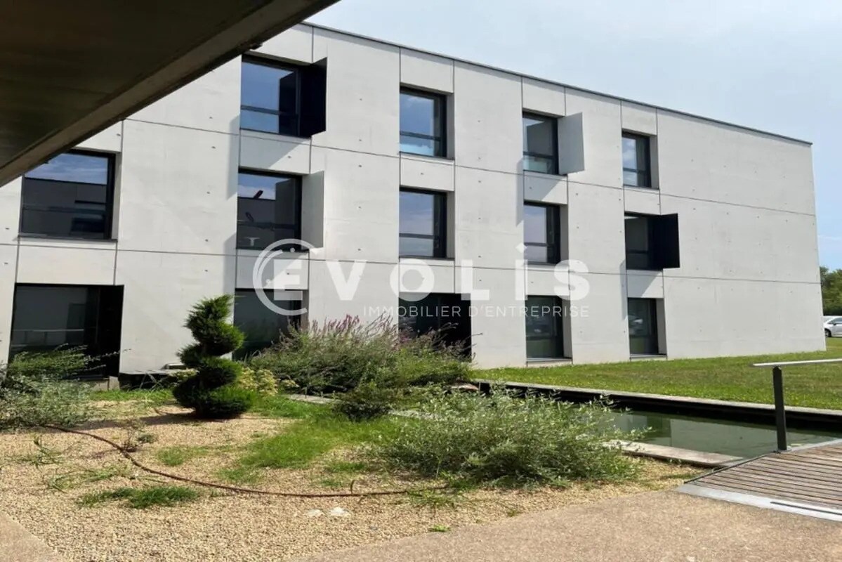 13 Rue Aimé Cotton, Saint-Priest for lease Building Photo- Image 1 of 7