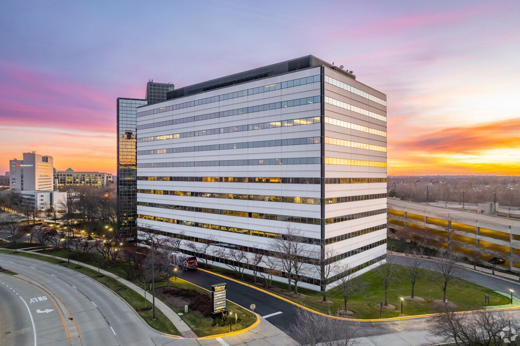 150 N Martingale Rd, Schaumburg, IL à louer Photo du bâtiment- Image 1 de 28