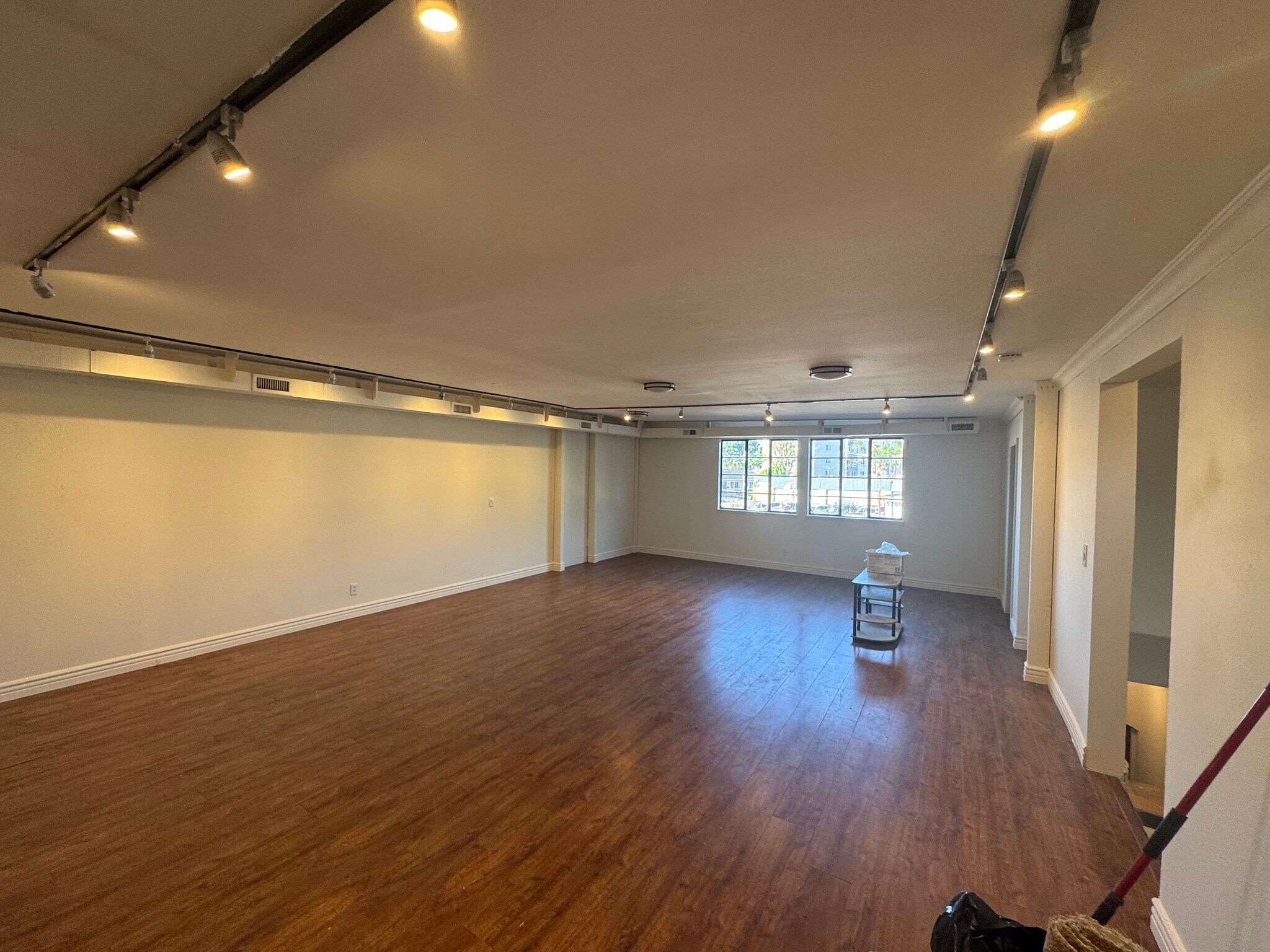 5712-5714 Lankershim Blvd, North Hollywood, CA à louer Photo intérieure- Image 1 de 9