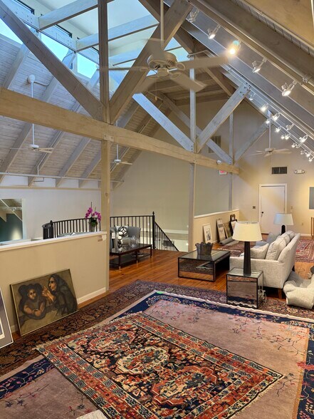 10 Target Rd, Hilton Head Island, SC à louer - Photo du bâtiment - Image 3 de 22