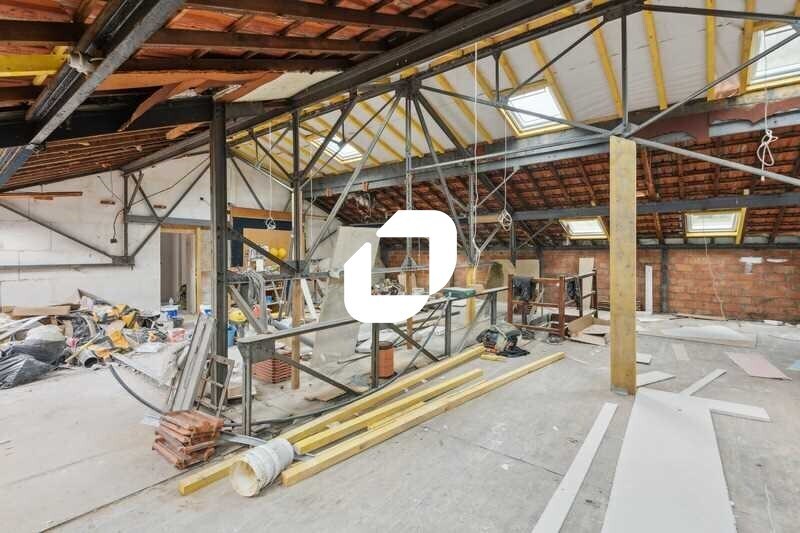 Flex in Cachan for lease Construction Photo- Image 1 of 13