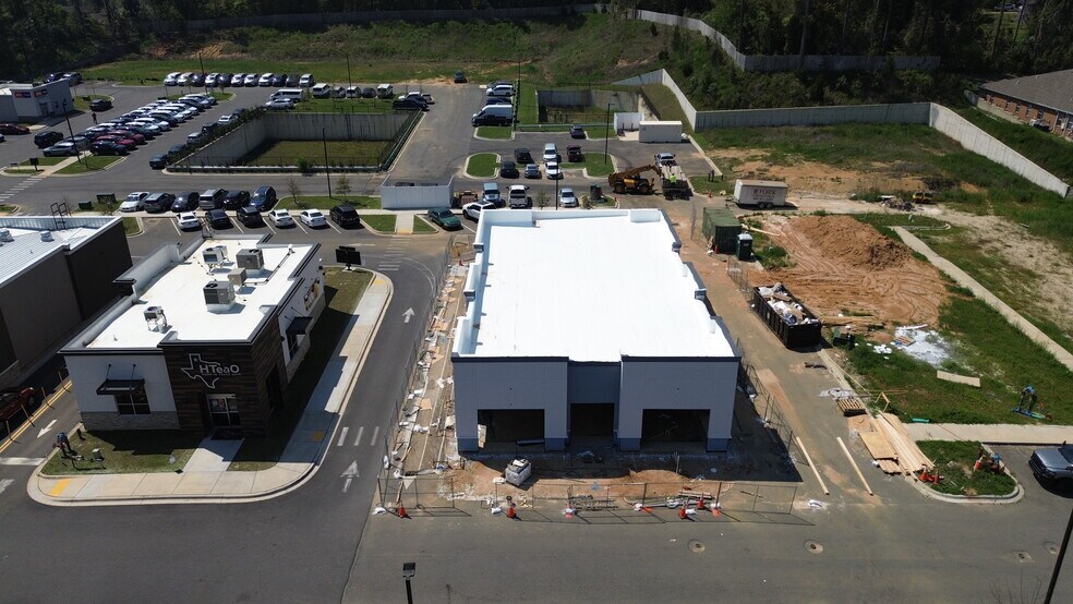 2314 NE Capital Circle, Tallahassee, FL à louer - Photo du bâtiment - Image 3 de 6