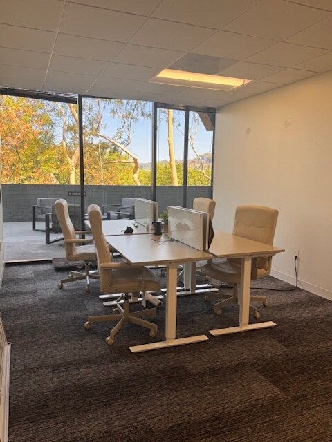 3838 Camino del Rio N, San Diego, CA à louer Photo intérieure- Image 1 de 6