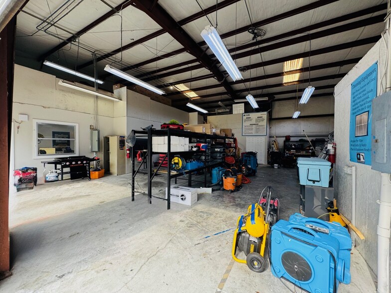 2210 Corporate Square Blvd, Jacksonville, FL à vendre - Photo du bâtiment - Image 2 de 5