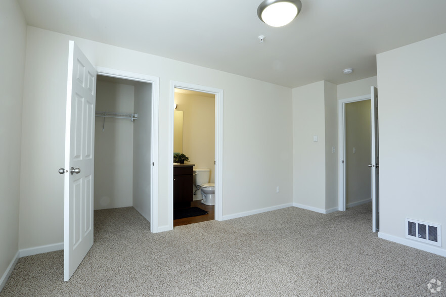 1430 Wilmington Dr, Dupont, WA for lease - Interior Photo - Image 2 of 44