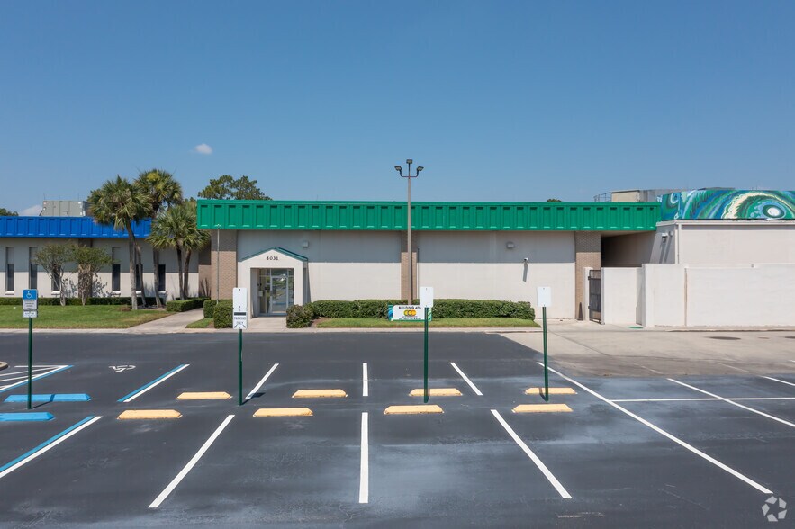 6031 S Rio Grande Ave, Orlando, FL à vendre - Photo du bâtiment - Image 3 de 7
