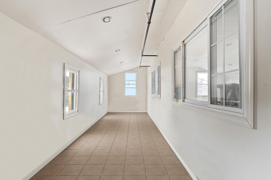 831 Broadway, Newark, NJ à louer - Photo intérieure - Image 3 de 8