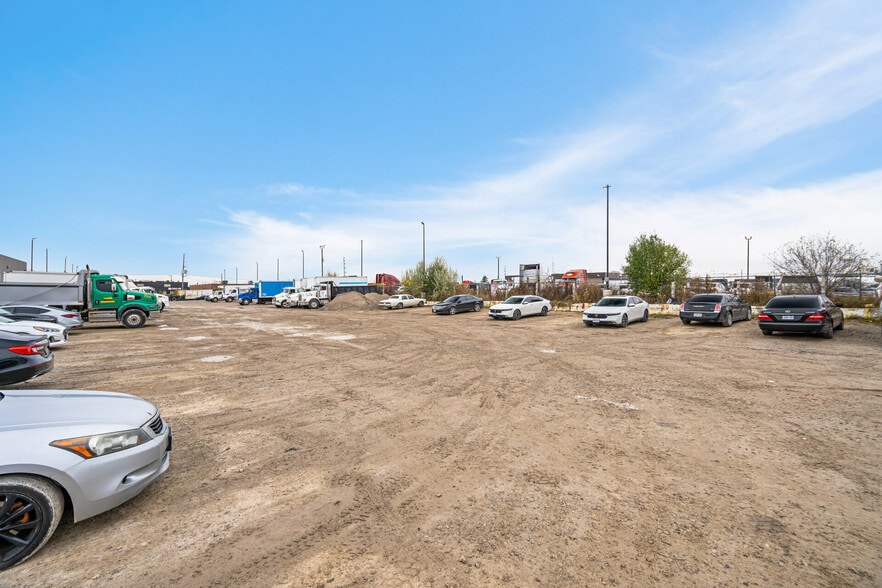 1185 Cardiff Blvd, Mississauga, ON à vendre - Photo du bâtiment - Image 2 de 7
