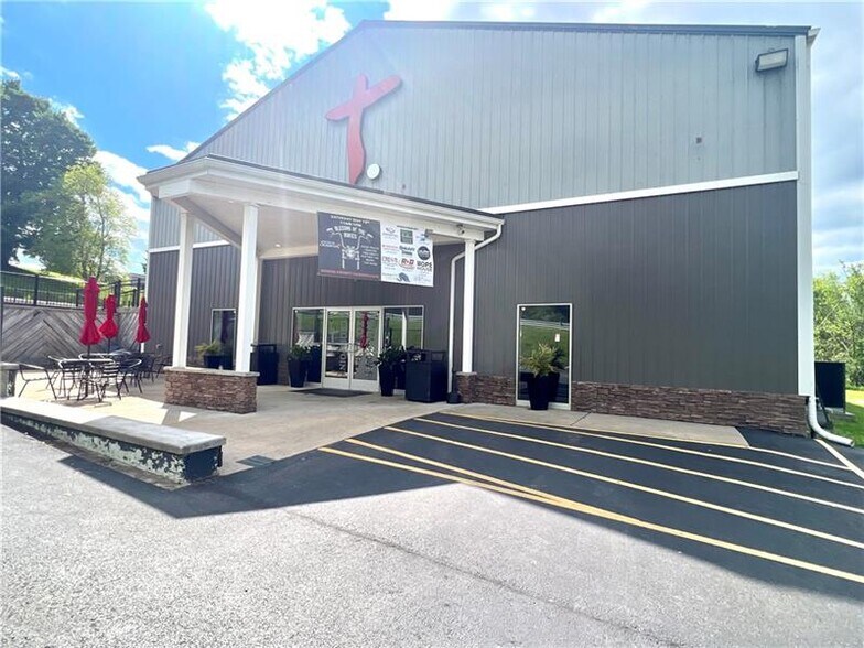 550 W George St, Carmichaels, PA à vendre - Photo du bâtiment - Image 3 de 50