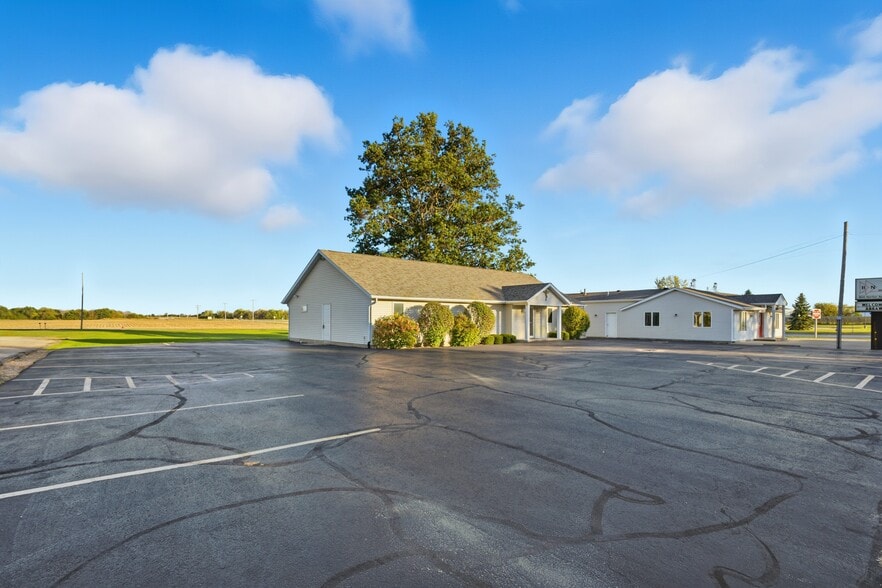 219 N Canal St, Annawan, IL for sale - Building Photo - Image 3 of 31