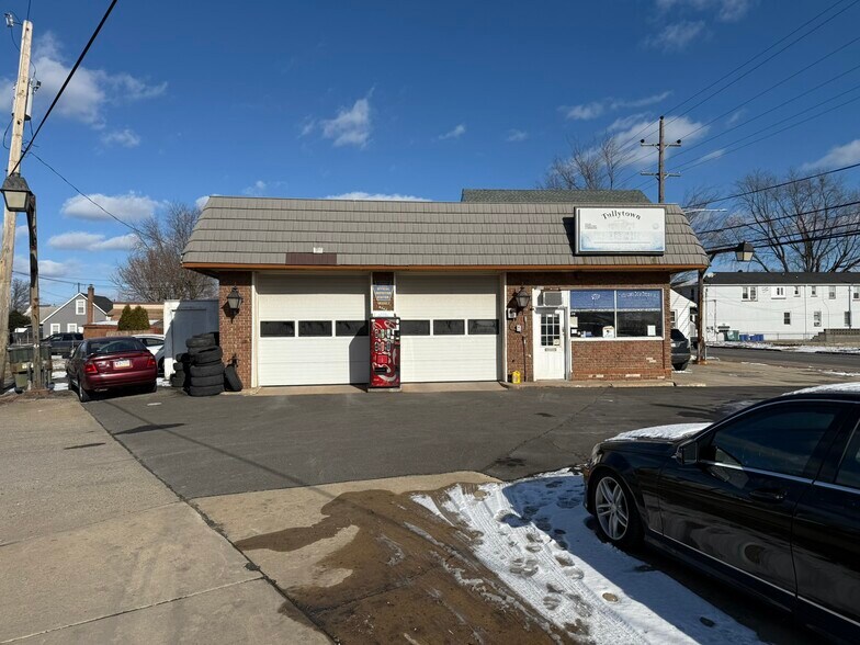 291 Main St, Tullytown, PA for sale - Primary Photo - Image 1 of 6