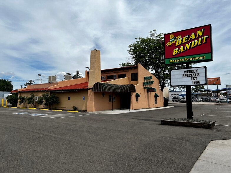 320 N Circle Dr, Colorado Springs, CO for sale - Building Photo - Image 1 of 6