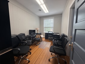 1001 Charles St, Fredericksburg, VA for lease Interior Photo- Image 2 of 9