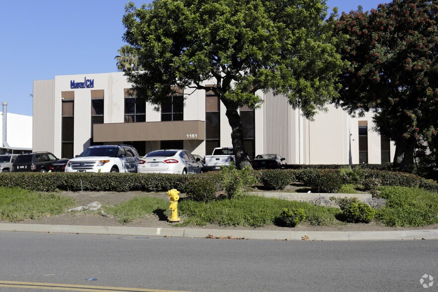 1151 Duryea Ave, Irvine, CA à louer - Photo du bâtiment - Image 2 de 15