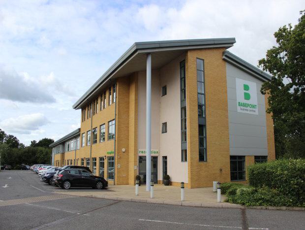 Metcalf Way, Crawley à louer Photo du bâtiment- Image 1 de 6