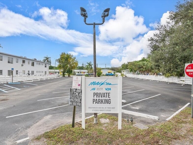 2404 Hollywood Blvd, Hollywood, FL à louer - Photo intérieure - Image 3 de 39