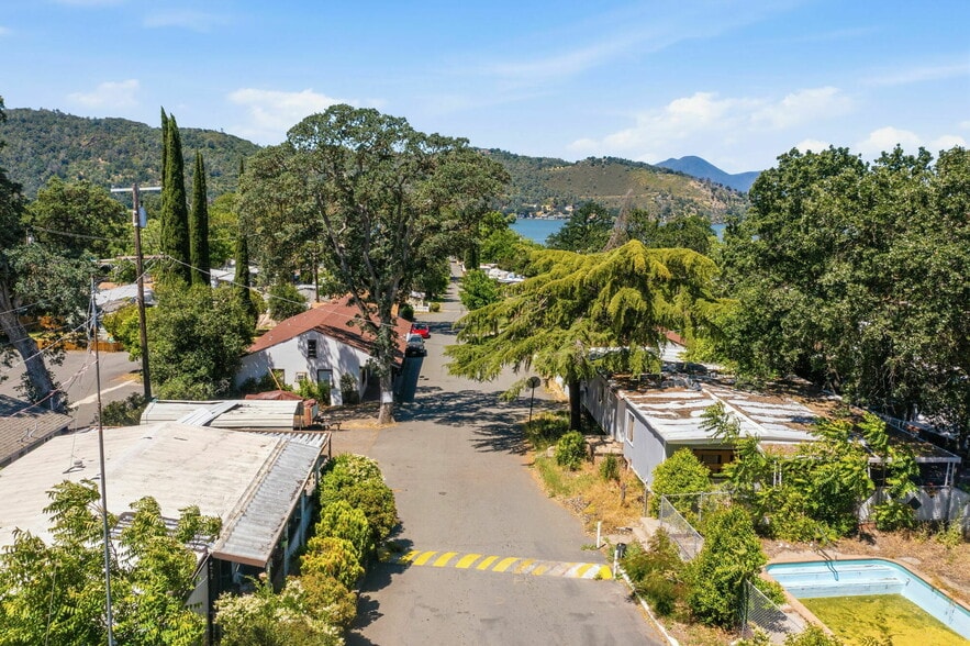 5865 Old Highway 53, Clearlake, CA à vendre - Photo du bâtiment - Image 2 de 6