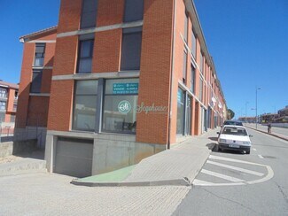 Plus de détails pour Multi-résidentiel à vendre