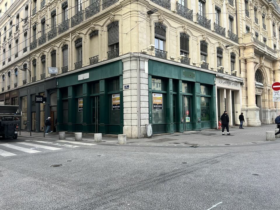 Retail in Lyon for lease Building Photo- Image 1 of 12