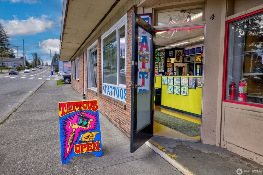 2011 Madison St, Everett, WA for sale - Building Photo - Image 2 of 21