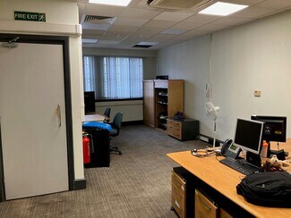 Plus de détails pour 121-123 High St, Slough - Commerce de détail à vendre