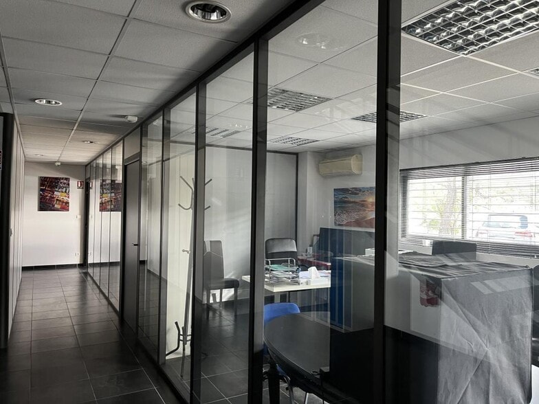 Flex in Septèmes-les-Vallons for lease - Building Photo - Image 2 of 8