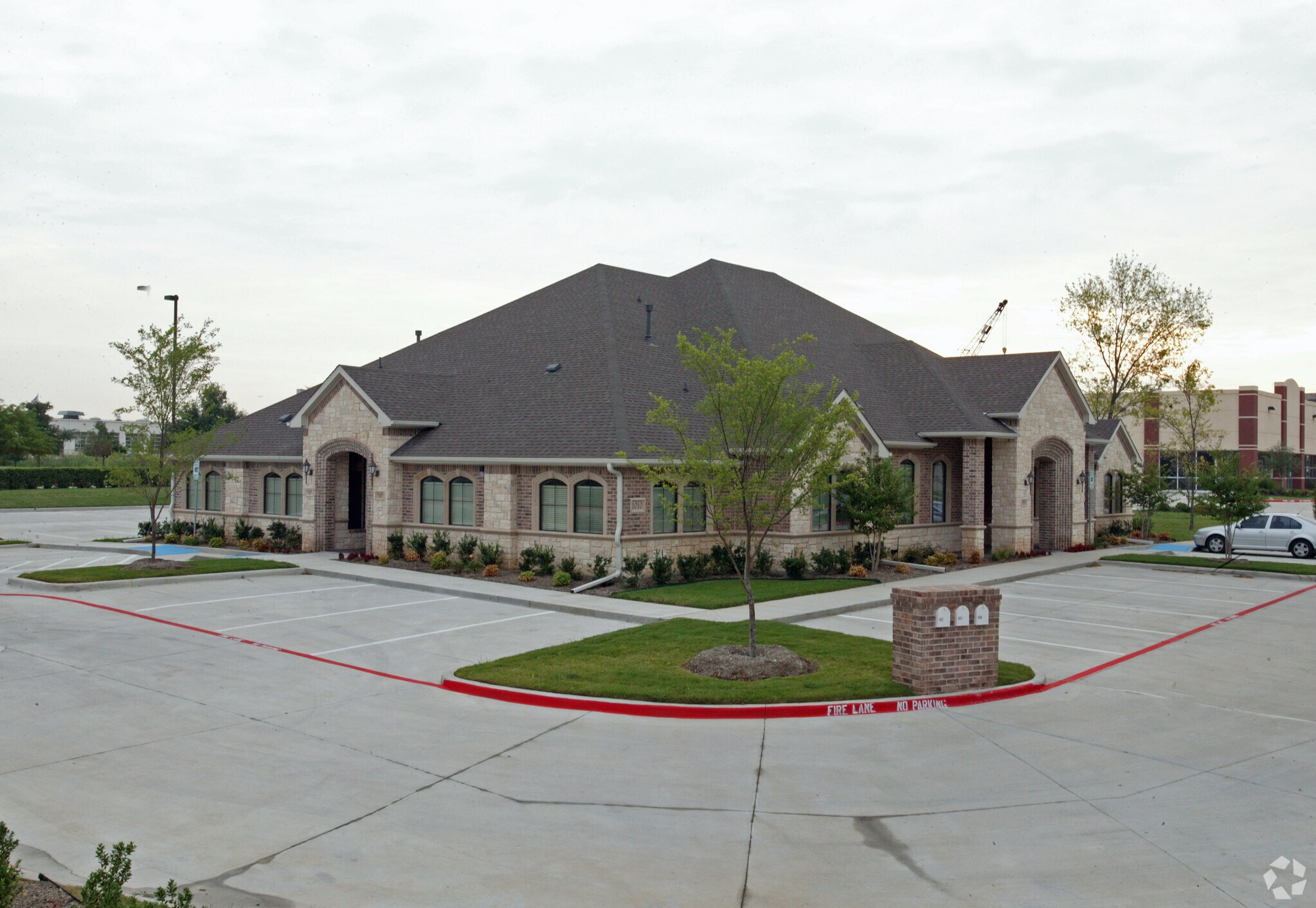 1010 Mustang Dr, Grapevine, TX à louer Photo du bâtiment- Image 1 de 27