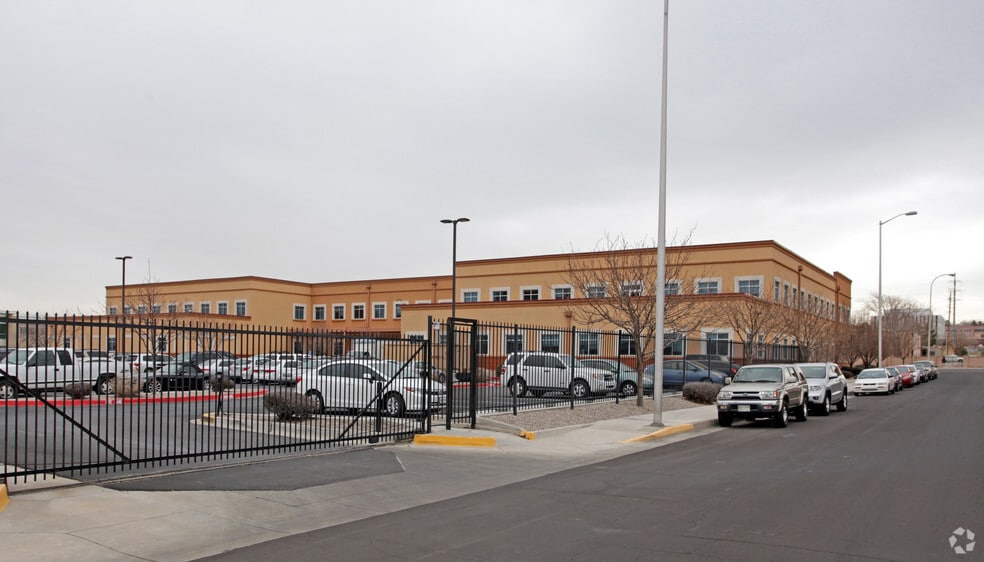 555 Broadway Blvd NE, Albuquerque, NM for sale - Building Photo - Image 3 of 10