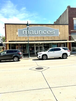 Plus de détails pour 17 N Frederick Ave, Oelwein, IA - Commerce de détail à vendre