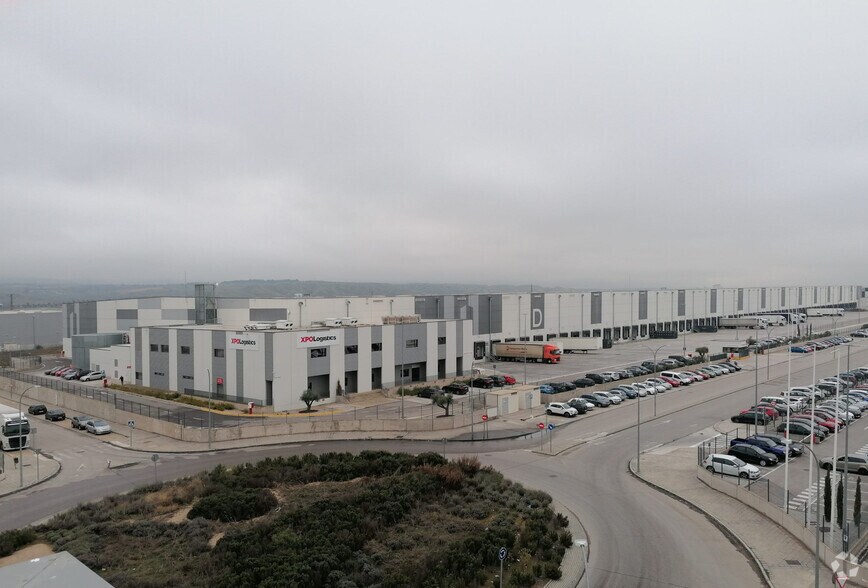 Industriel dans Cabanillas del Campo, Guadalajara à louer - Photo du bâtiment - Image 1 de 16