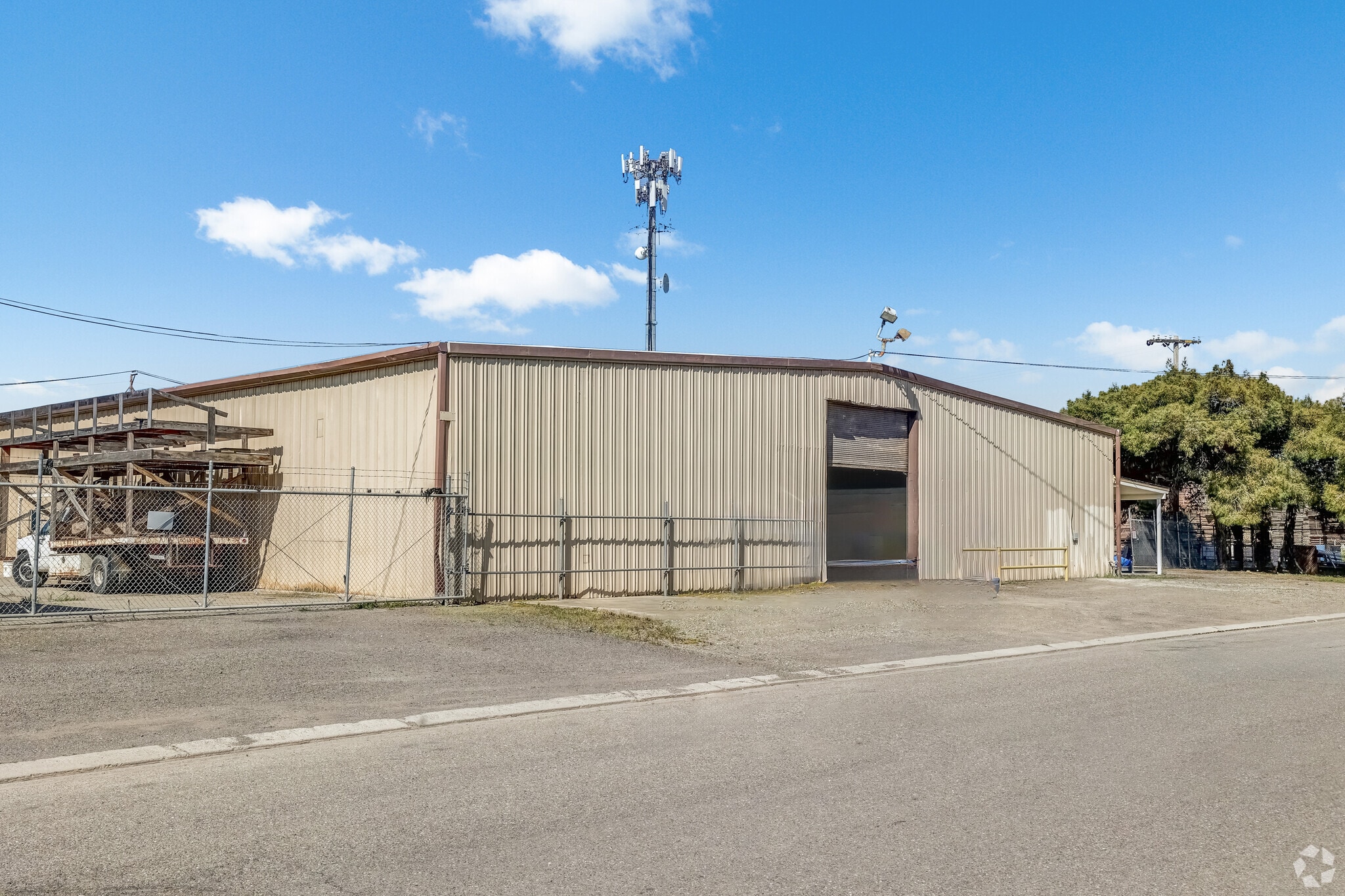 2037 L St, Newman, CA for lease Primary Photo- Image 1 of 9