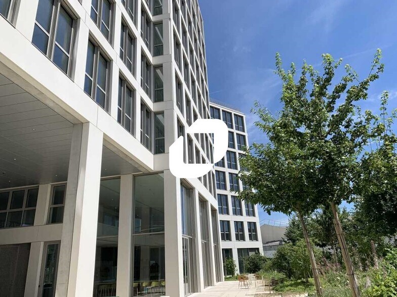 Bureau dans Aubervilliers à louer - Photo du bâtiment - Image 3 de 13