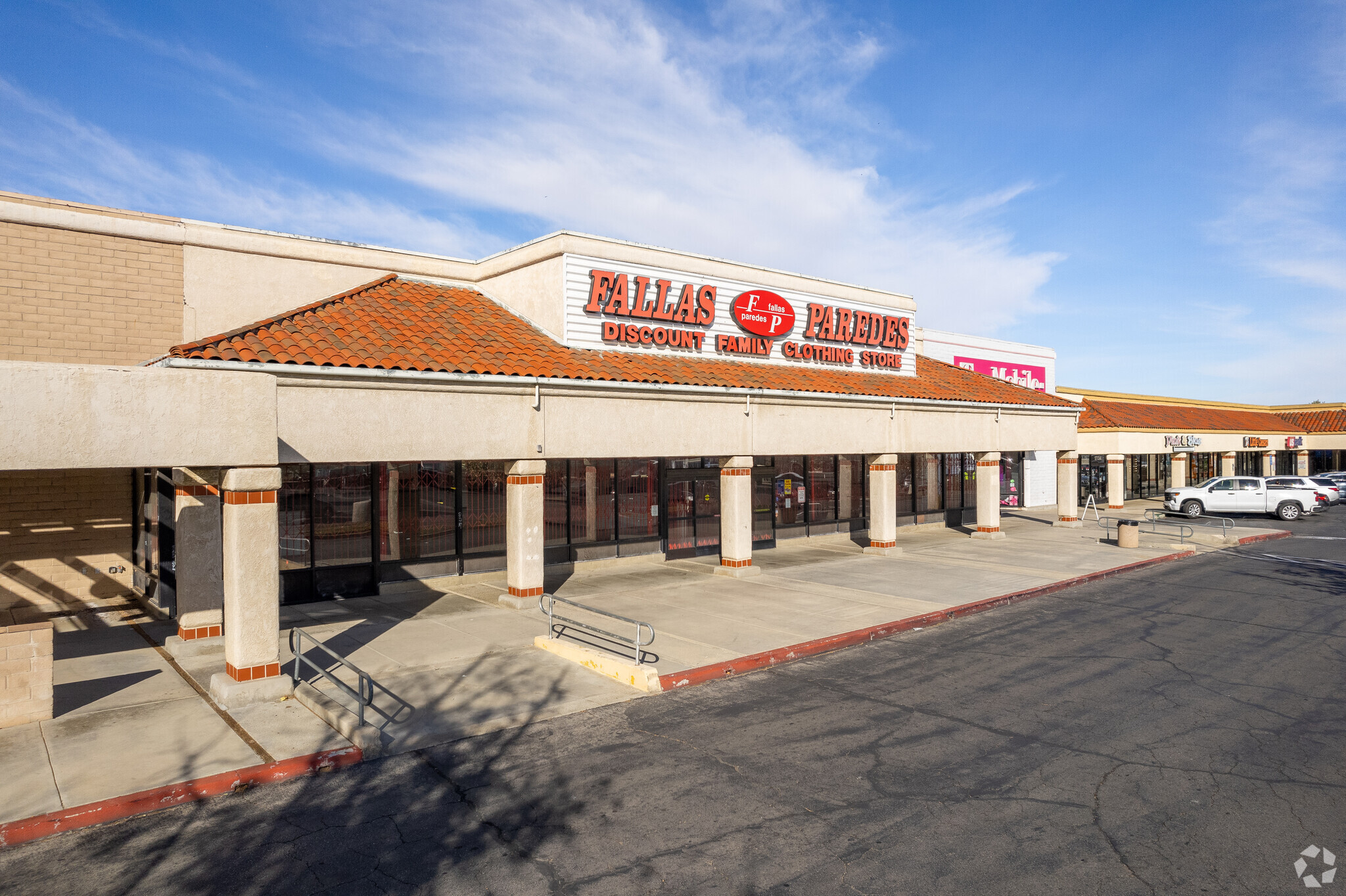 1743 E Palmdale Blvd, Palmdale, CA for lease Primary Photo- Image 1 of 11