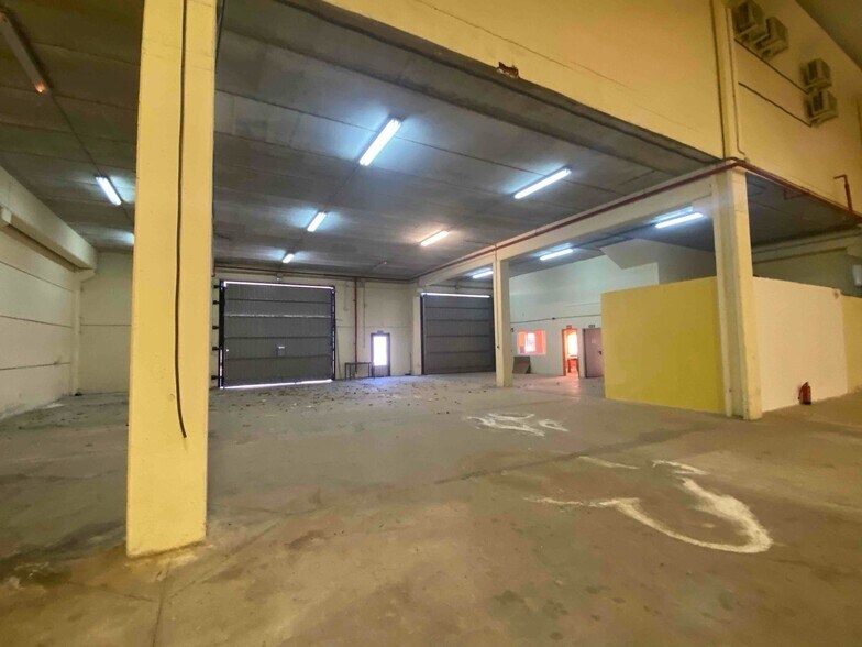 Industriel dans Fuente el Saz de Jarama, Madrid à vendre - Photo du bâtiment - Image 2 de 13