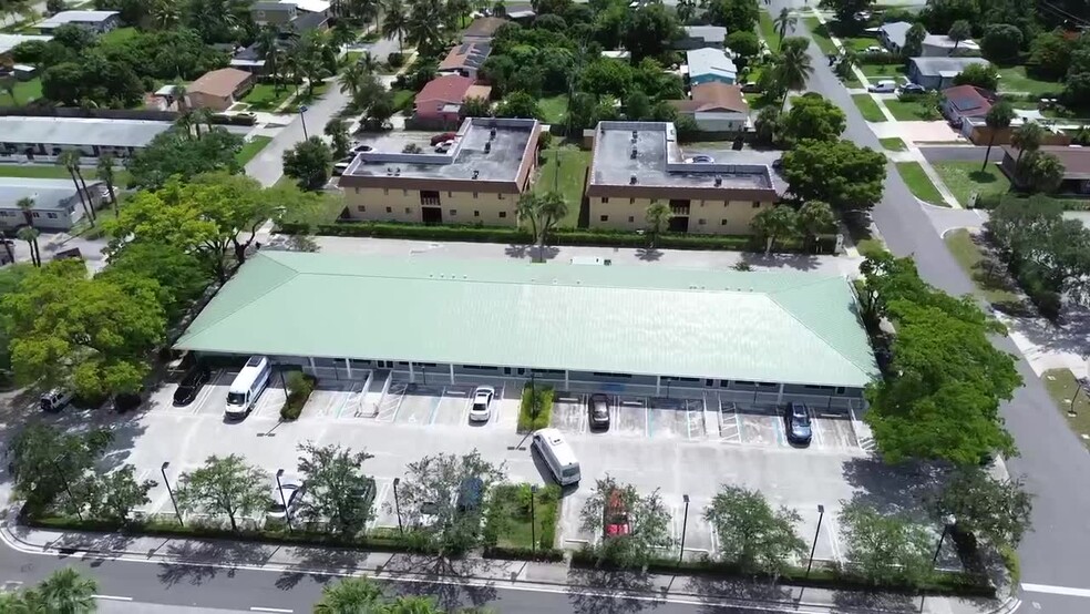 1015 10th St, Lake Park, FL for lease - Commercial Listing Video - Image 2 of 4