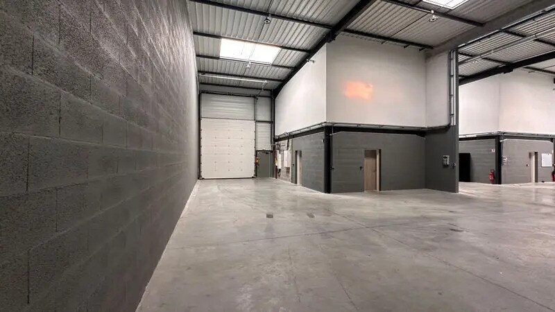 Flex in Chassieu for lease Building Photo- Image 1 of 10